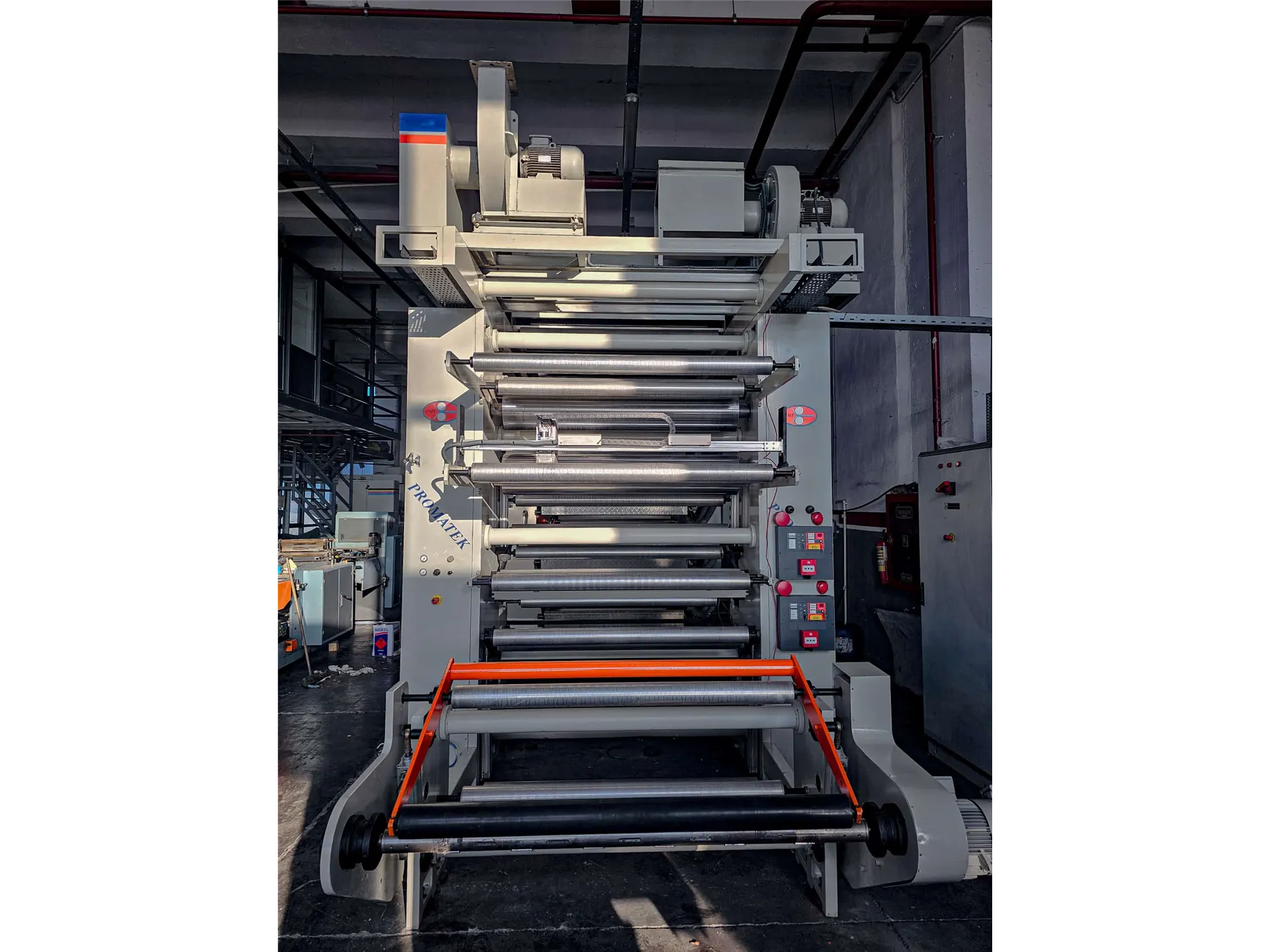 Promatek 8 Renk Tamburlu Flekso Baskı Makinesi – 1400 mm, 300 m/dk