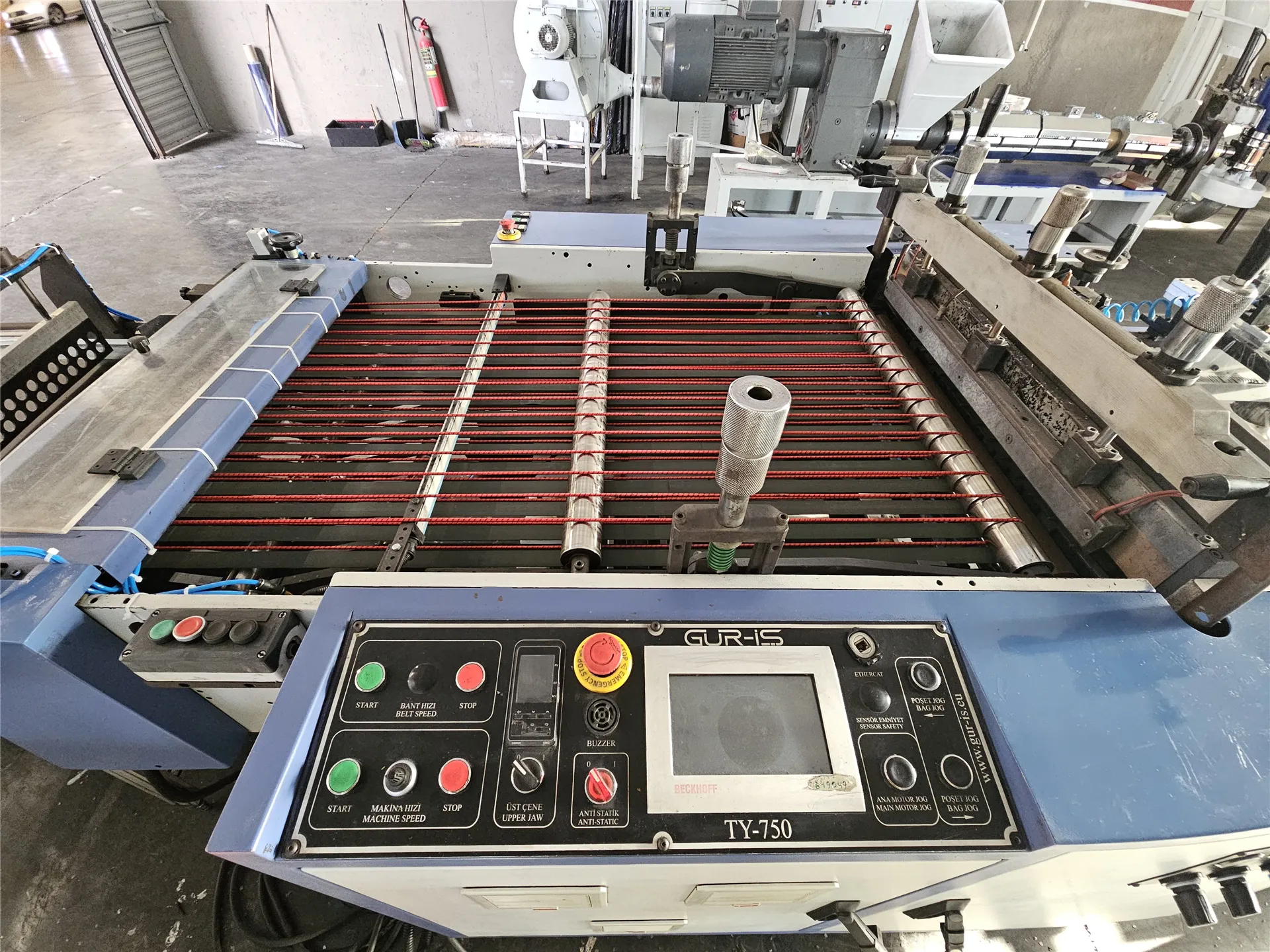 Güriş TY-750 Modern Mekanik Sistemli Yan Kesim Makinesi